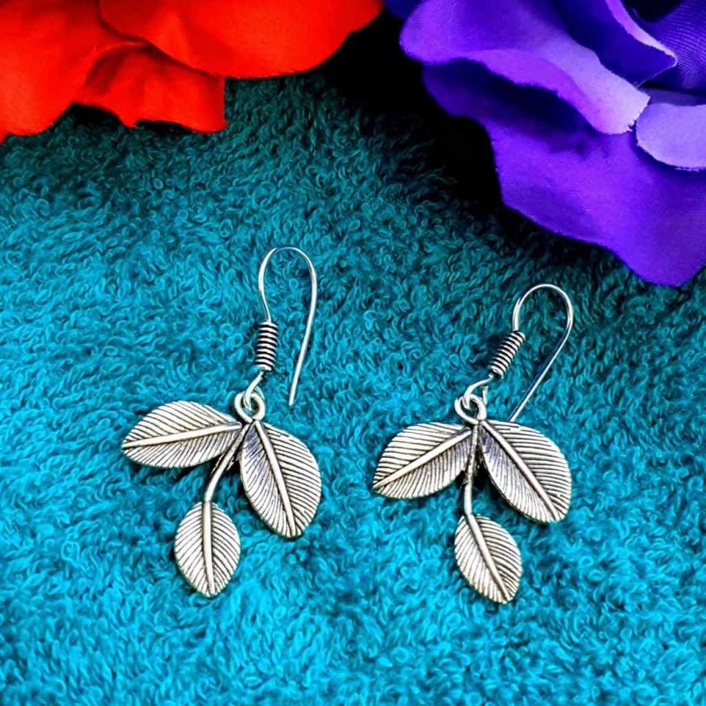 Leaf Design Hook Earrings in German Silver (DEU5053Q10845)