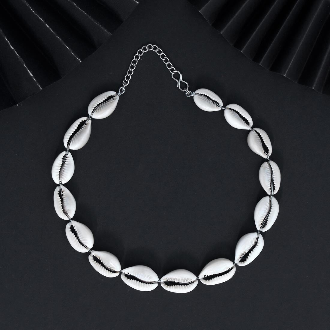 White Color Kodi Necklace (GSN1630WHT)