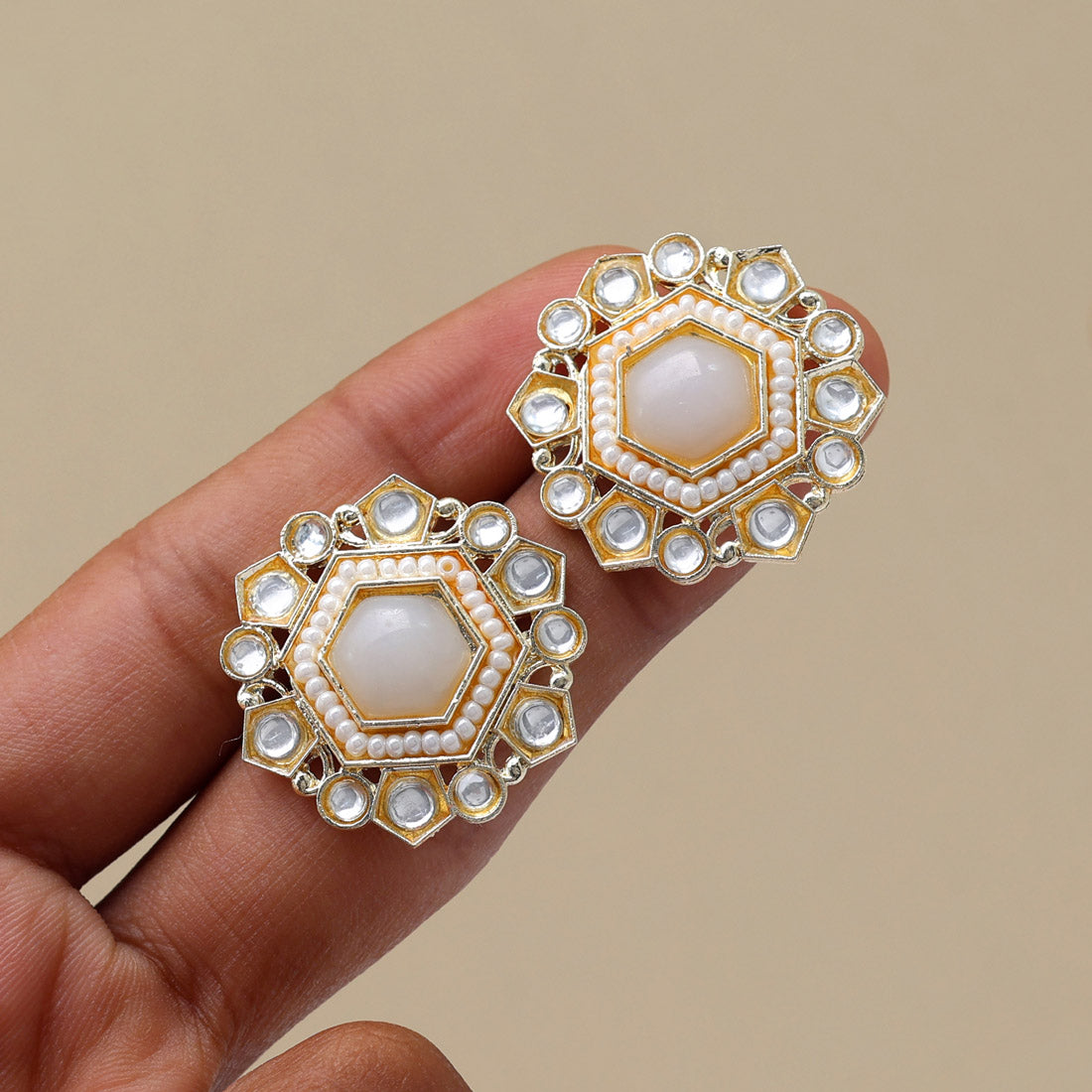 White Color Kundan Stud (STUD184WHT)